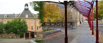 Cours d'honneur